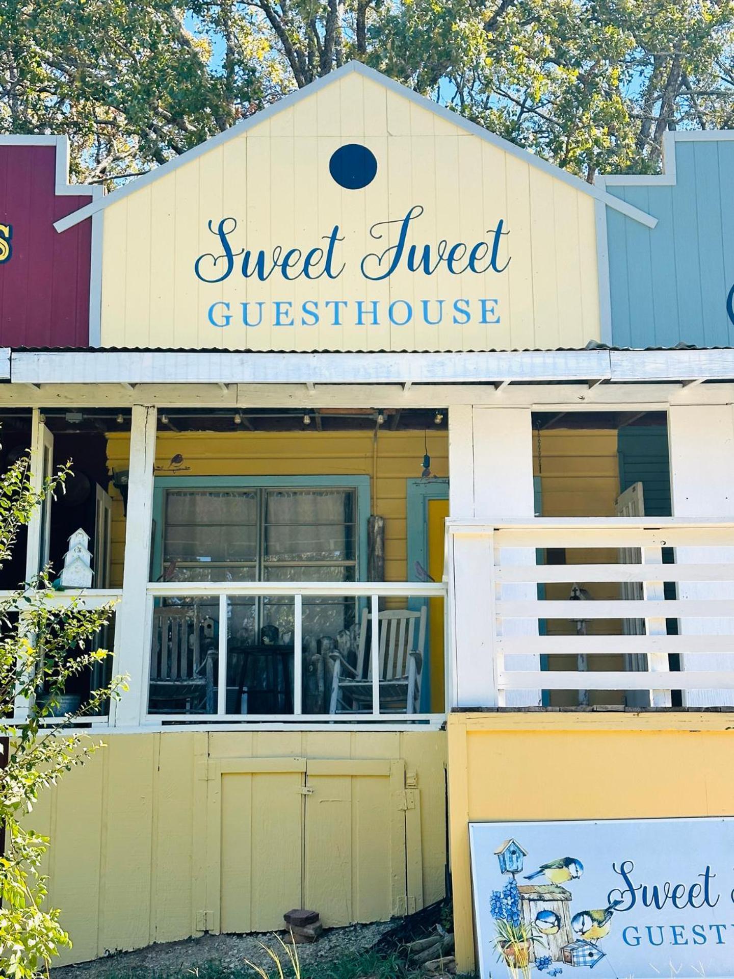 Acorn Hideaways Canton Sweet Tweet Guesthouse King Bed 外观 照片
